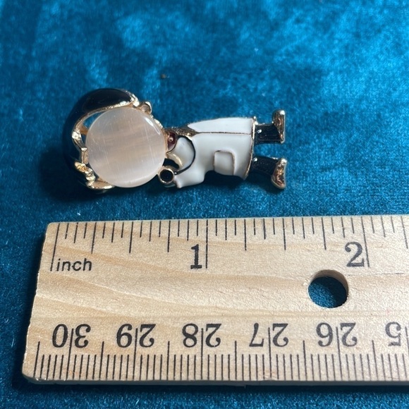 Doctor brooch pin man - Picture 3 of 3